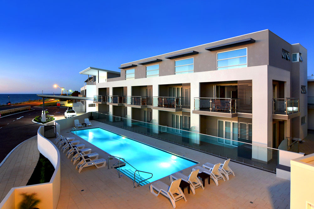 Bunbury seaview apartments pool