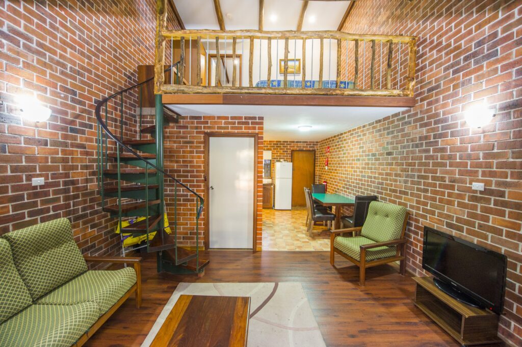 Evedon lakeside retreat chalet