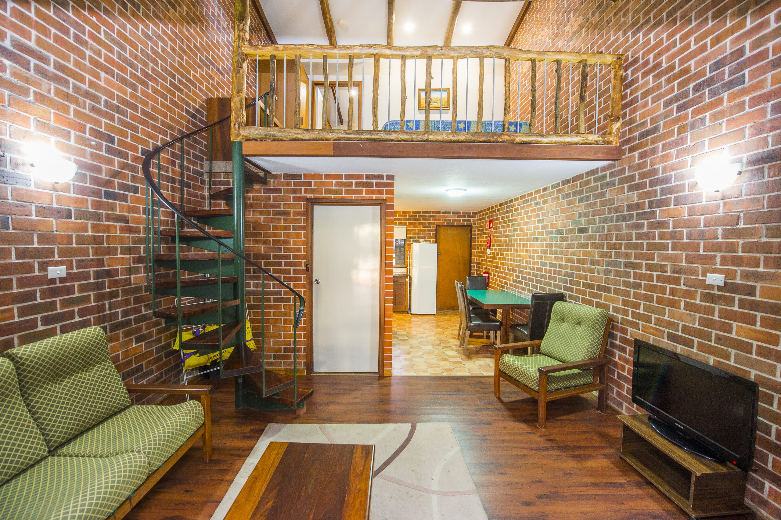Evedon lakeside retreat chalet