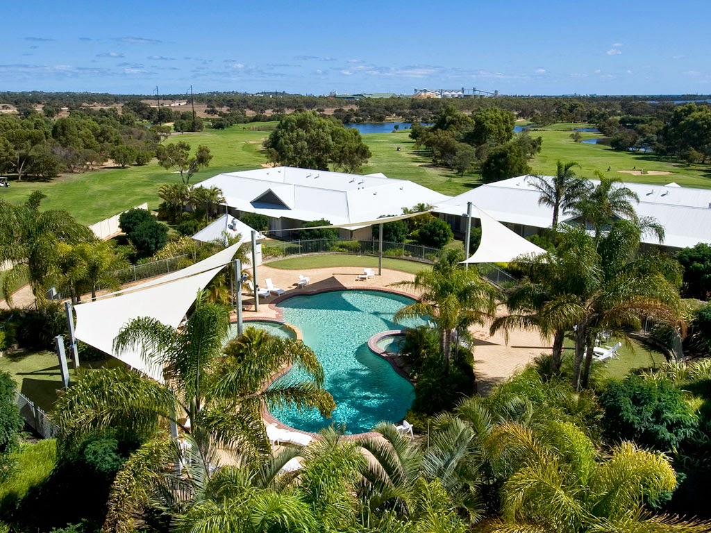 Mercure bunbury sanctuary golf resort pool