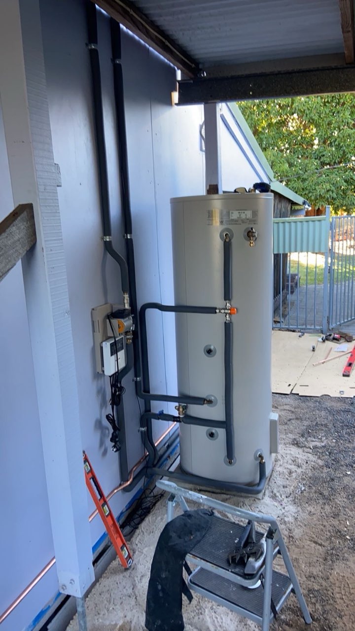 Pinelli plumbing hot water install