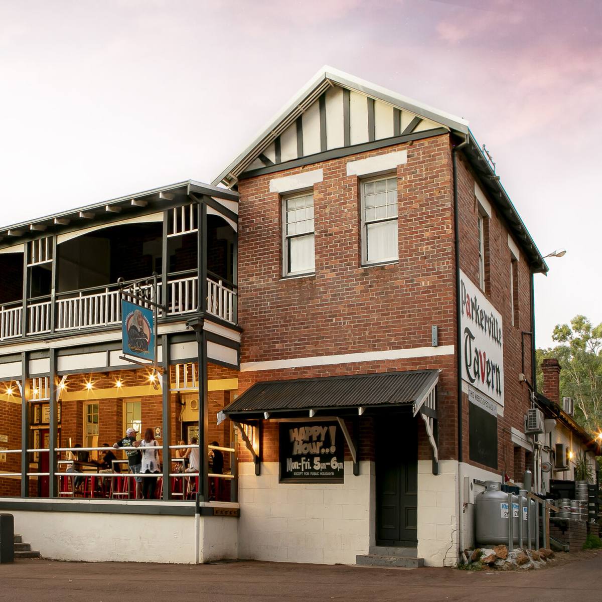 Parkerville Tavern, Mundaring WA
